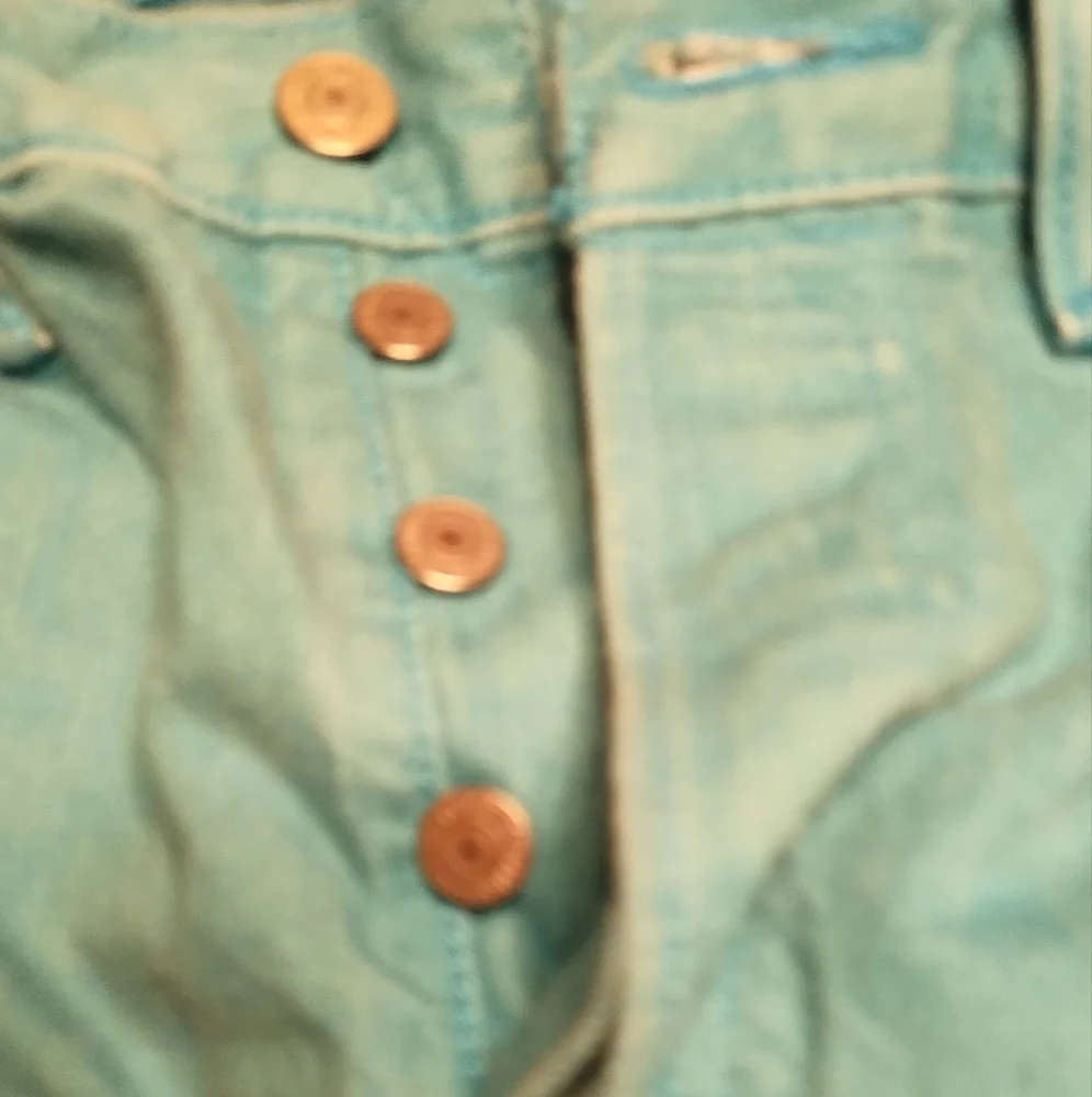 Levis - Picture 2 of 3
